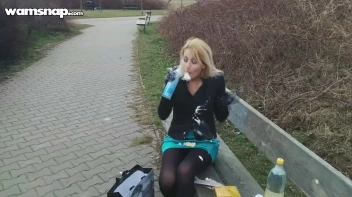 Messiest Eater Ever Turns Herself On Screencap 10 on sinx.preview.netperv.com