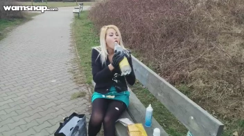 Messiest Eater Ever Turns Herself On Screencap 12 on sinx.preview.netperv.com