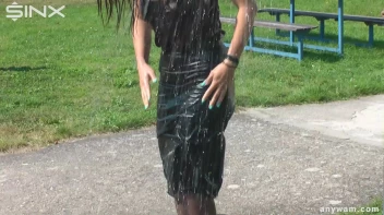 Gorgeous Girls Get Wet And Messy In The Park Screencap 114 on sinx.preview.netperv.com