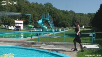 Gorgeous Girls Get Wet And Messy In The Park Screencap 34 on sinx.preview.netperv.com