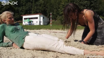 Gorgeous Girls Get Wet And Messy In The Park Screencap 69 on sinx.preview.netperv.com