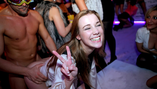 Latest deal - Holiday Hotties Part 2 - Cam 1