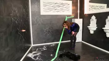 Checking Out The Slime Scene Screencap 3 on sinx.preview.netperv.com